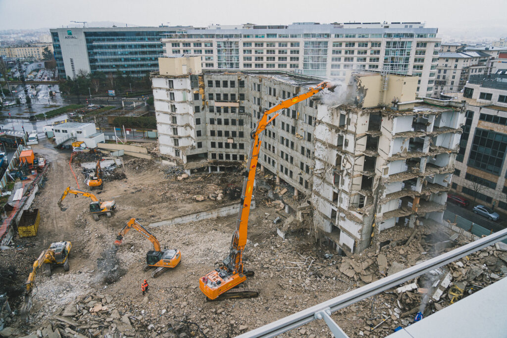 Déconstruire, dépolluer les ouvrages et redonner vie aux matériaux usagés chez Premys